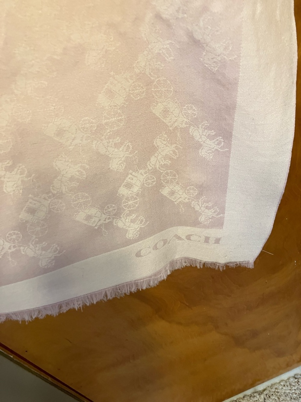 COACH. Soft Pink Stagecoach & Horse Jacquard Scarf. PALE Pink. Good Used Cond. - Picture 8 of 15
